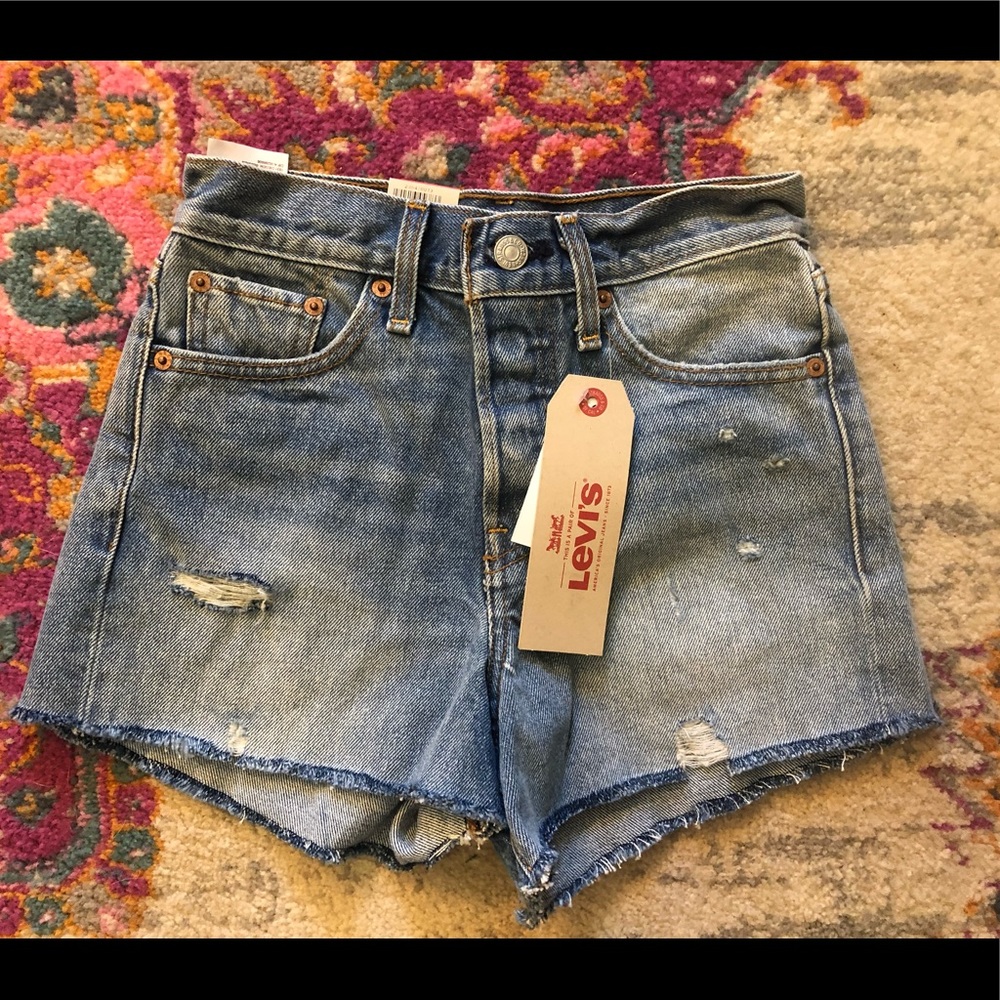 Levi’s High Rise Wedgie Fit Mom Jean Shorts sz 25